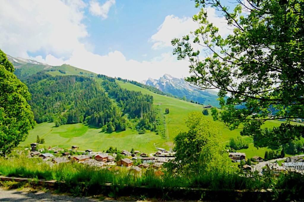 Appartement Cozy Dans Chalet 6 Pers Voiture 4 Roues Motrice A Dispo La Clusaz Bagian luar foto